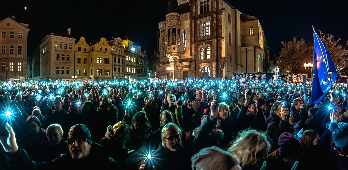 Demonstrace večer